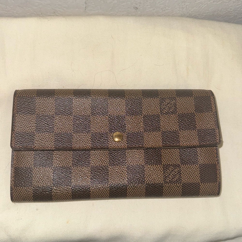 LOUIS VUITTON Sarah Wallet Damier